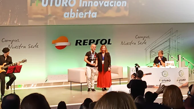 Recoge el premio Javier López-Camacho, Co-Founder & Business Director de Panel Sistemas