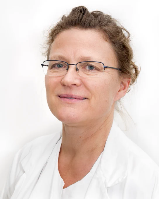 Åslaug Helland, MD, PhD, is Research Director at the OECI-accredited Oslo Comprehensive Cancer Centre. She is an oncologist by training, with expertise in thoracic oncology. She is also Professor at the University of Oslo, Institute of Clinical Medicine. She is director of the national research centre for clinical cancer research – MATRIX, and she leads the national centre for lung cancer research funded by the Norwegian Cancer Society.

Åslaug Helland obtained her MD degree in 1995, and later her PhD in Medicine in 2000, from the University of Oslo. She pursued her postdoctoral studies during 2003/2004 at Stanford University, and in 2008/2009 as a visiting scientist at the Peter MacCallum Cancer Centre in Melbourne Australia, adding to her international experience.

She leads the research group “Translational research on solid tumours” at the Institute for Cancer Research, Norwegian Radium Hospital (NRH), Oslo, focusing on translational studies on solid tumours.