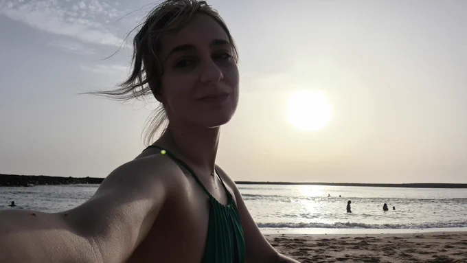 Selfie en la playa del camisón
