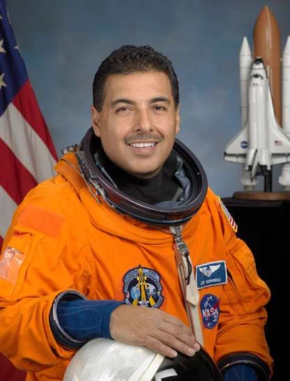  José M. Hernández 