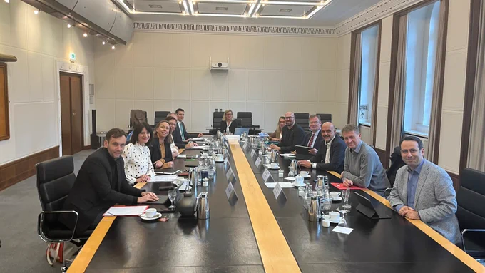 Erste Sitzung des Digitalkabinetts des Landes Berlin mit CDO Martina Klement und den Staatssekretärinnen und Staatssekretären aus allen Senatsverwaltungen.