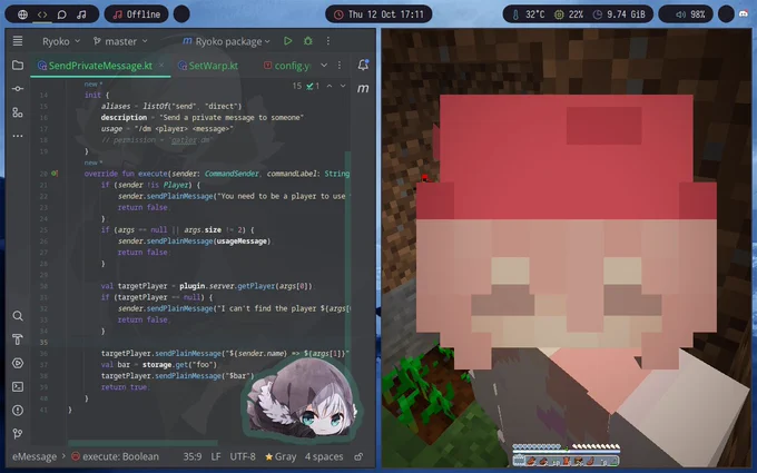 Kimu programando un plugin de minecraft y mirando a la pantalla en minecraft