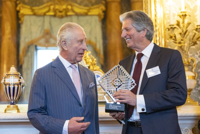 His Majesty King Charles III presents the 2023 Queen Elizabeth Prize for Engineering at Buckingham Palace to Professor Martin Green, Professor Andrew Blakers , Dr Aihua Wang (pictured) and Dr Jianhua Zhao for
the invention and development of PERC solar photovoltaic technology.
Credit: Jason Alden/QEPrize