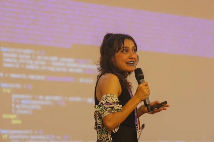 Marta with her slides about malware in PyPI
