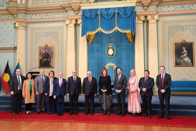 The Governor and President with their delegations.