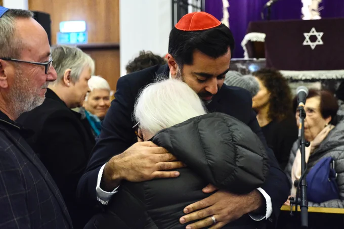 First Minister Humza Yousaf with the mother of Bernard Cowan 
