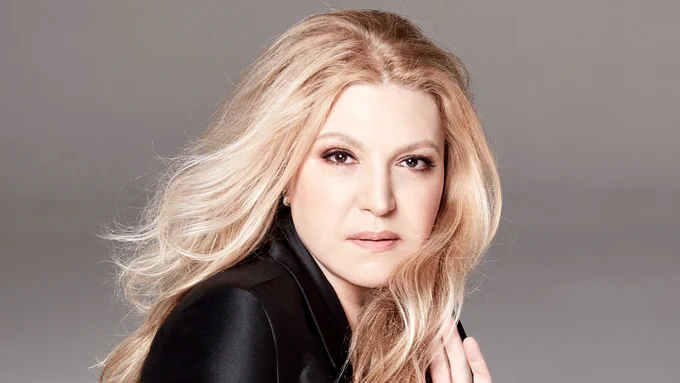 Photo of Eliane Elias, a highly acclaimed pianist, composer, and vocalist, with numerous Grammy and Latin Grammy awards to her name.