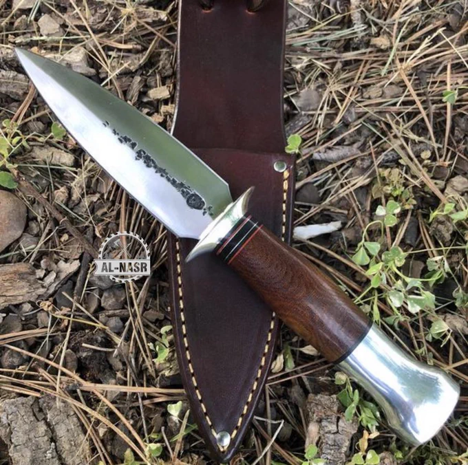Dagger D2 steel hunting knife
