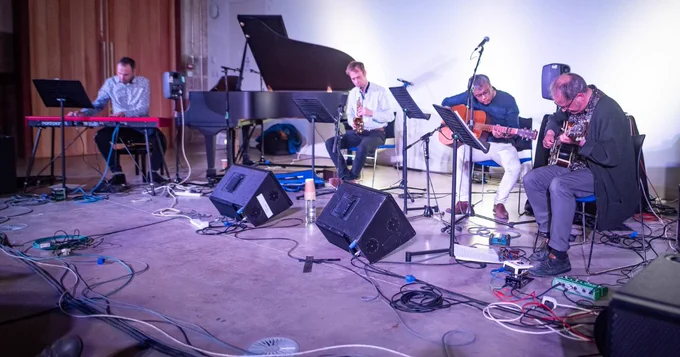 A photo of Amit Chaudhuri with Graeme Stephen, Matt Hodges, Fraser Fifield 