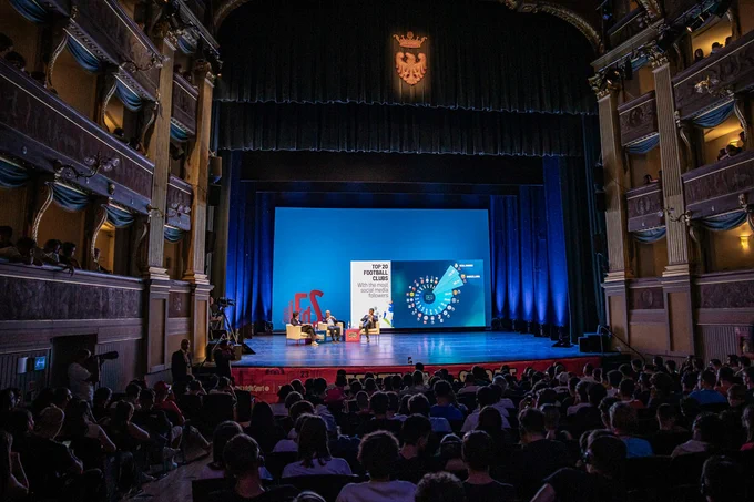 Il Festival del Sport di Trento 2023 al Teatro Sociale - Foto: archivio Ufficio stampa della Provincia autonoma di Trento