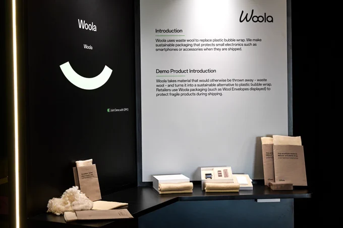Woola's stand at OPPO event, featuring Wool Envelopes and a new prototype of watch boxes made with wool.