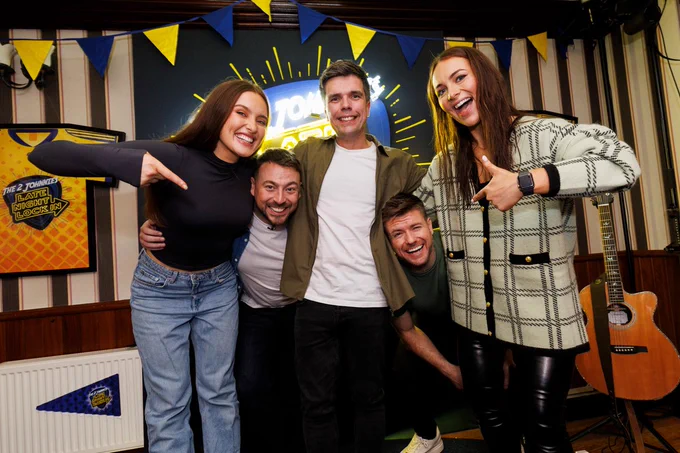 Picture of Roz Purcell, Johnny Smacks, Chris King, Johnny B and Kayleigh Trappe on the set of The 2 Johnnies Late Night Lock In
