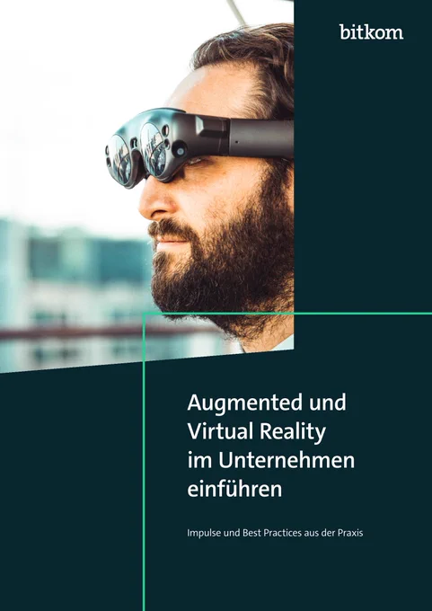 Titelmotiv des Bitkom-Leitfadens "Augmented und Virtual Reality im Unternehmen einführen". Zu sehen ist ein bärtiger Mann, der eine Augmented-Reality-Brille trägt.