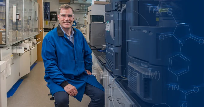 A photo of innovative chemist Joseph Fox in his lab. Prof. Fox has won the University of Delaware's highest faculty honor, the 2023 Francis Alison Award.