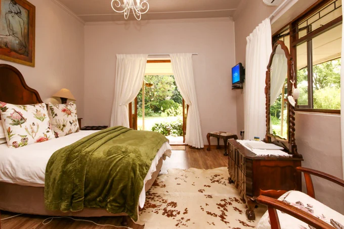 Lalani Guest House is situated a mere 2-kilometers from the Riversdale town centre, with stunning views of the Langeberg Mountain. This facility has guest house options as well as self-catering cottages. Two of the self-catering cottages have a bedroom with a double bed, another bedroom with two single beds, bathroom with shower. The other is a bachelor cottage with a queen-size bed, fully equipped kitchen, lounge /dining area and a patio with braai facility.