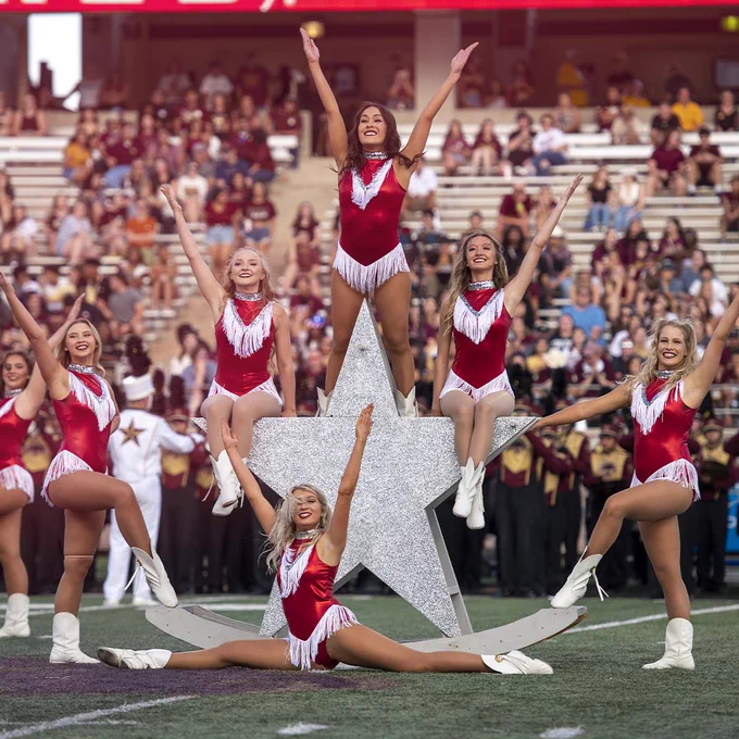 Dancers in halftime show
