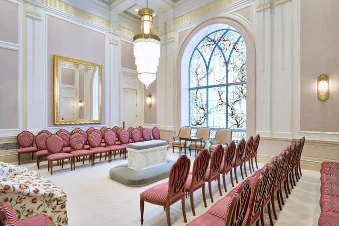 Sealing room in the Orem Utah Temple.