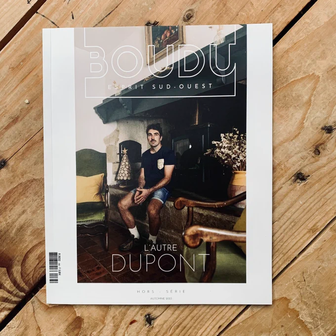 Le hors série spécial Sud-Ouest, tome 2, du magazine mensuel toulousain BOUDU, avec en couverture Clément Dupont, éleveur de porcs noirs de Bigorre à Castelnau-Magnoac, et frère aîné du demi de mêlée du XV de France Antoine Dupont. 