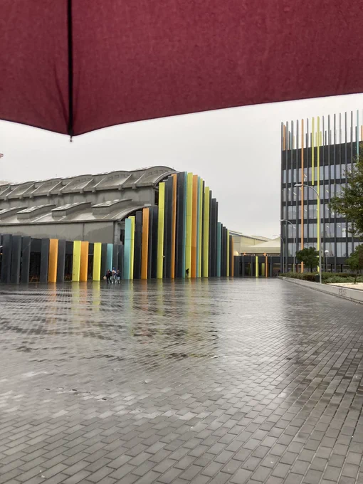 La Nave bajo la lluvia