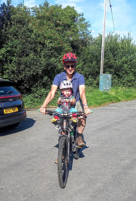 Hire bike with child seater