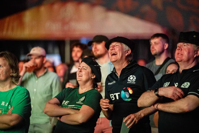 Spectateurs souriant