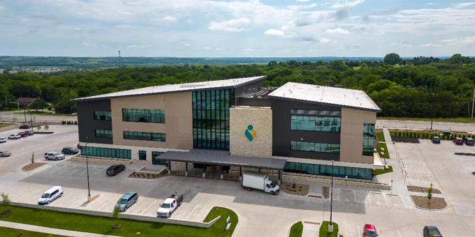 Kansas State University and Stormont Vail have expanded their partnership and will collaborate on clinical health care research with the launch of a new clinical research space at the Stormont Vail Manhattan Campus. 