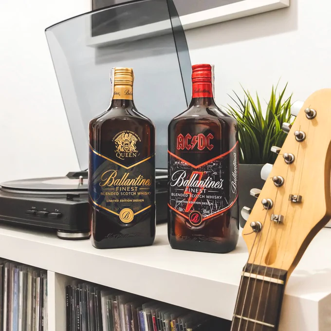 Una selección limitada de #Botellas #Finest con las que pretende rendir  tributo a las mejores bandas de música de todos los tiempos.