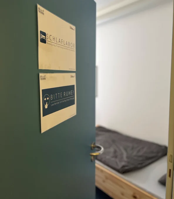  Bild des Schlaflabors am ISSW. Projektinformationen unter: https://www.issw.uni-heidelberg.de/arbeitsbereiche/but/projekte.html