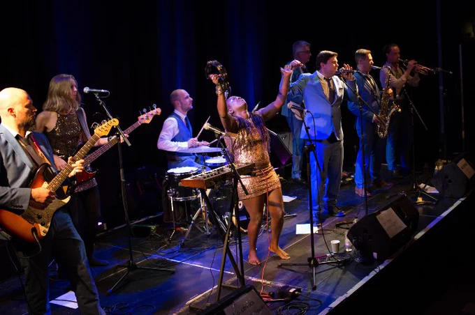 South Coast Soul Soul raising the roof