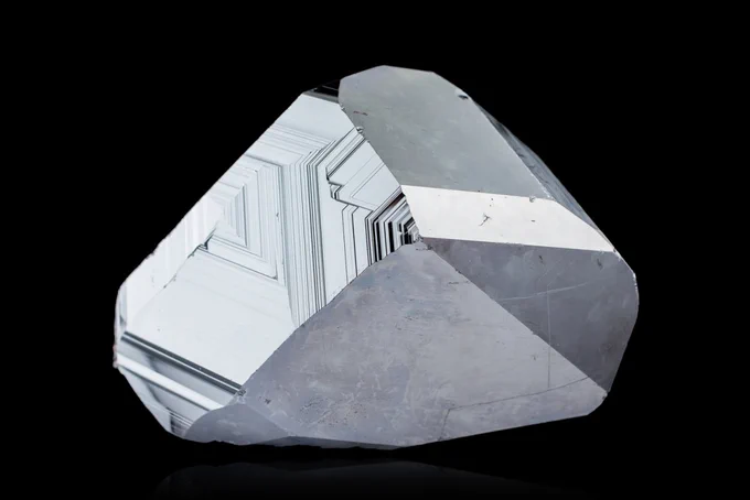 http://ifuckingloveminerals.tumblr.com/post/142375959370