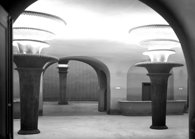 http://undiaunaarquitecta3.wordpress.com/2017/12/26/marlene-moeschke-poelzig-1894-1985/teatro-02/
