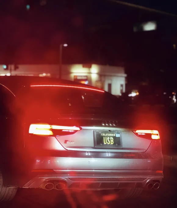 A car with the license plate “USB”