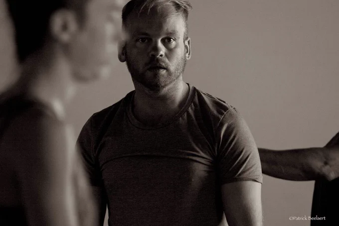 Robert Vesty is Senior Lecturer on the Theatre Arts Performance programme at Middlesex University. He maintains a performance practice that draws on a training in acting, and a background in dance, particularly improvisatory practice. Robert performs regularly in dance contexts using improvisation as a tool for making, often including voice and poetic text as part of the immediately choreographed material. He is a member of the five-strong performance collective anthologyofamess.  Robert is a certified practitioner of the Feldenkrais Method, which heavily informs a pedagogical practice largely focused on movement/training for performers.