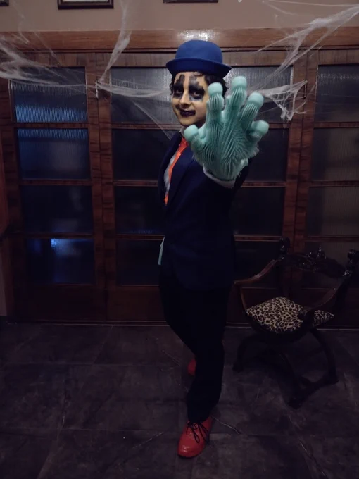 A man dressed as the titular character from the videogame Horace (2019) reaches toward the camera.