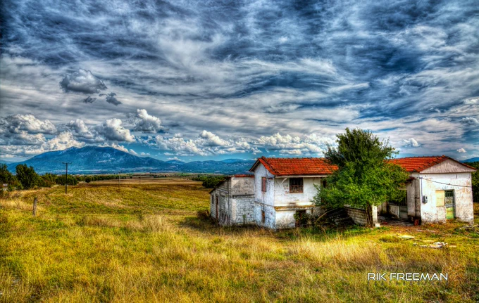 On my way to Meteora I was gobsmacked seeing this scene. On the road from Grevena the road opened out into the countryside and this was the view, it was just mesmerising. And this was before I had even go to Meteora, it told me that I was going to be in for a good day. 
Camera: Canon 5d mk3
Lens: Canon EF24-105mm at 24mm f8
ISO: 100 exp: 1/125th 