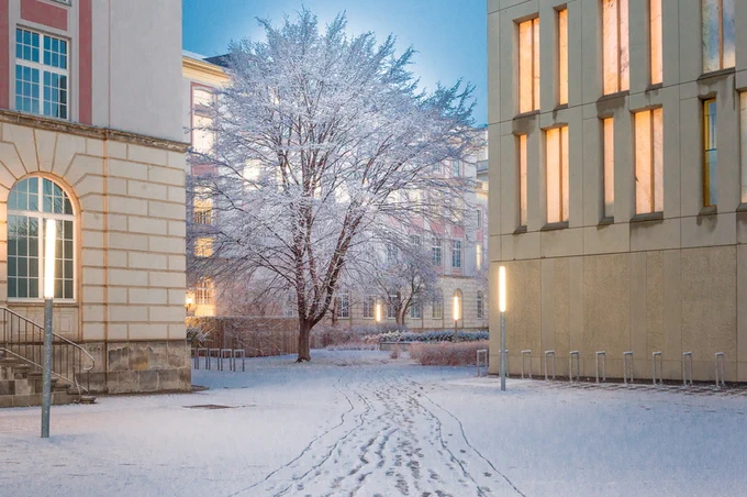 Campus der HTW Dresden im Winter.