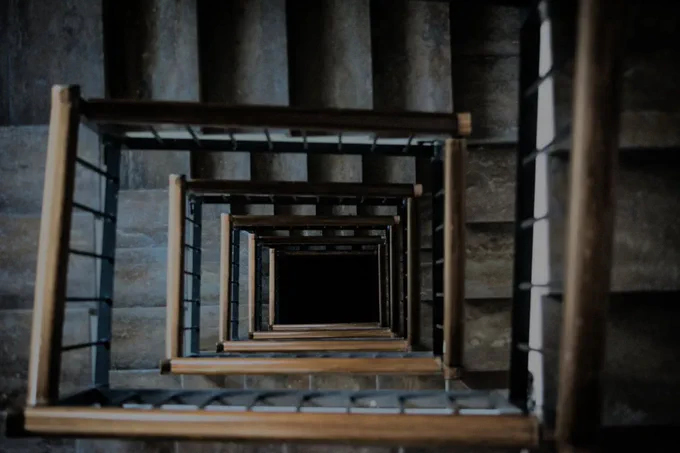 Endless stairwell in a square shape