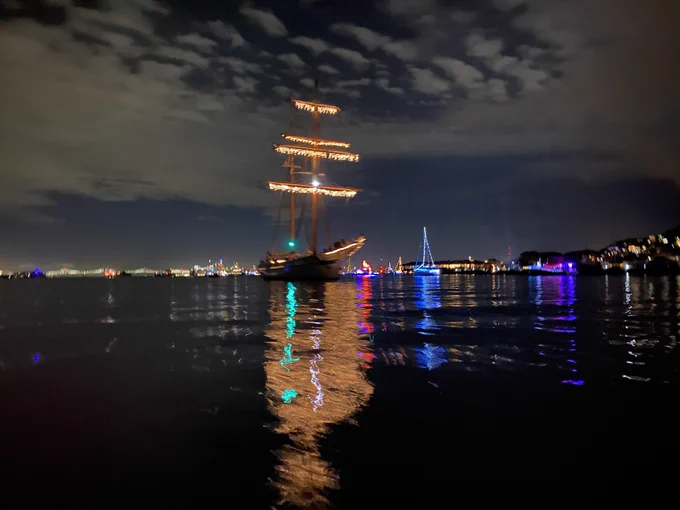 The Sausalito Lighted boat parade and fireworks, viewed from brigantine Matthew Turner, were EPIC last night!  Thank you Ellen Spiro for the grat photo and to the Sausalito on the Waterfront Foundation and @Lisa Scopazzi for organizing a great event!  Mark your calendars for 2022!
