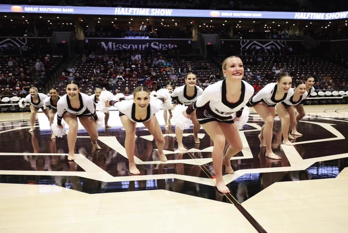Sugar Bears performing halftime routine