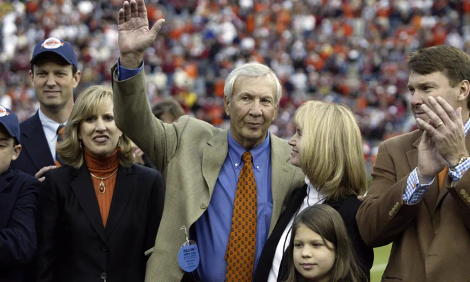 Auburn Football Head Coach, Pat Dye