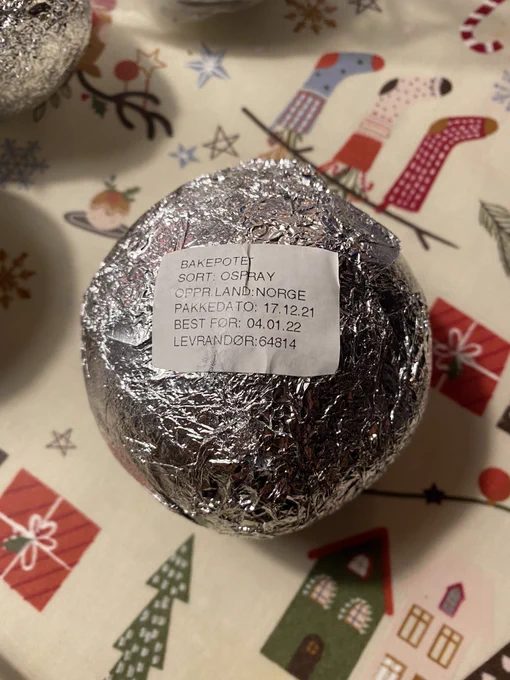 Gamalt bilete, har då ikkje juleduk i mars :-D