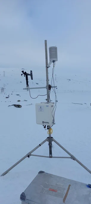 Fully assembled automatic weather station at Finse, Norway.