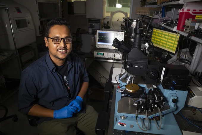 Mohammad Ayaz Masud, Electrical & Computer Engineering, College of Engineering, “Laterally Actuating Phase Change Nano Relay for Nonvolatile Memory Operation”