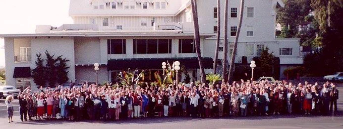 Library staff and Innovative employees posing for an outdoor group photo in 1993. 