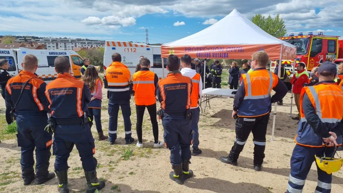 Miembros de nuestro Servicio han colaborado hoy en un simulacro, como parte de las actividades de implantación del Plan de Actuación Municipal de Protección Civil ante Emergencias por Incendios Forestales de Collado Villalba.
Mañana intensa de aprendizaje junto a grandes profesionales.