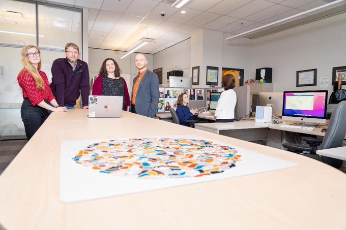 Left to right: Alyssa Arbuckle, Ray Siemens, Caroline Winter, Graham Jensen, Tayla Jesperson and Hanh Pham. Credit: UVic Photo Services