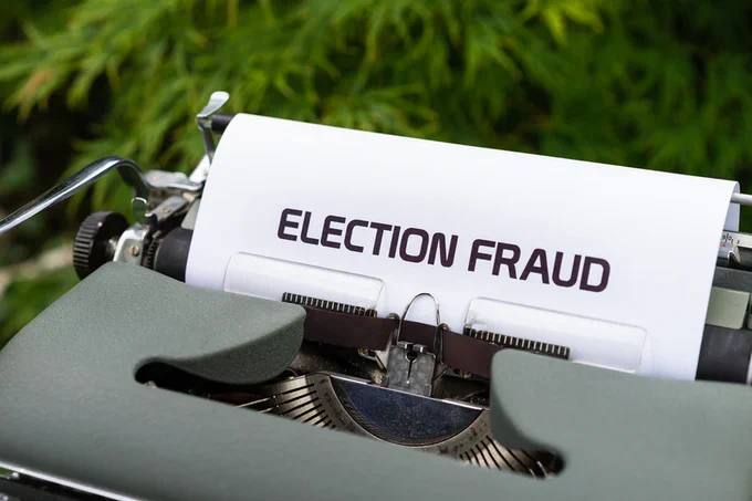 Typewritter with the text ¨Election Fraud¨ on a page