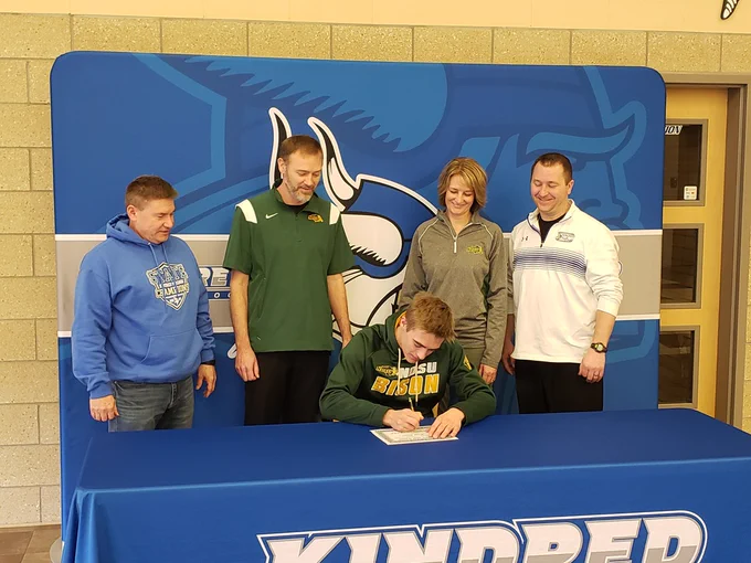Paul Signing