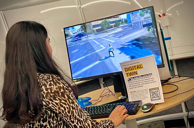 ASU community members are now experiencing @asu_lf students' Digital Twin project -- a virtual, explorable, social digital copy of @ASU where prospective students can tour the campus and current learners can join #VR experiences. 