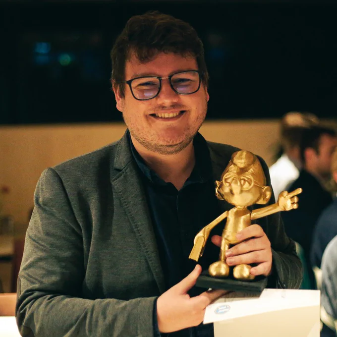 Holding pedagogical prize from the IT student union at Chalmers.